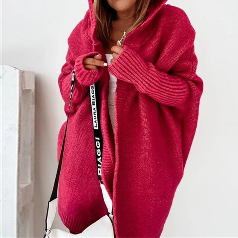 Oversized hættetrøje i strik til kvinder - Blød sort lang cardigan med ribbede manchetter og åbent design foran