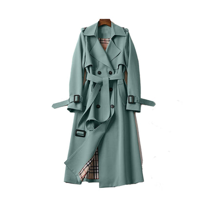 Elegant dobbeltradet trenchcoat til damer – Lang sort frakke til kvinder med justerbar taljebånd og premiumstof